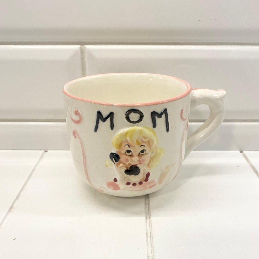 Vintage Ceramic "Mom" Coffee Mug, 1950s Kitschy Kitchen Decor